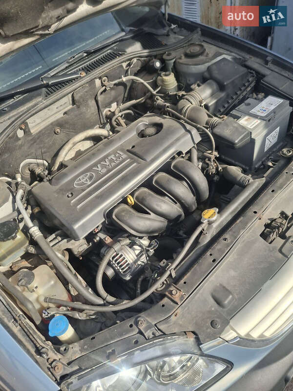 Седан Toyota Avensis 2001 в Киеве фото 2 Седан Toyota Avensis 2001 в Киеве
