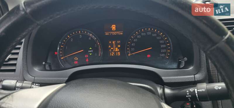 Седан Toyota Avensis 2009 в Ужгороде