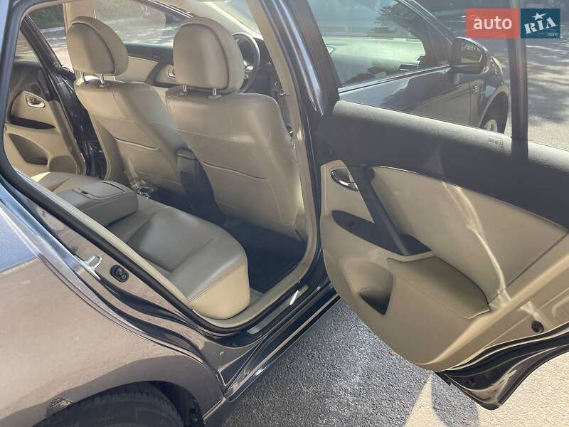 Универсал Toyota Avensis 2008 в Чернигове