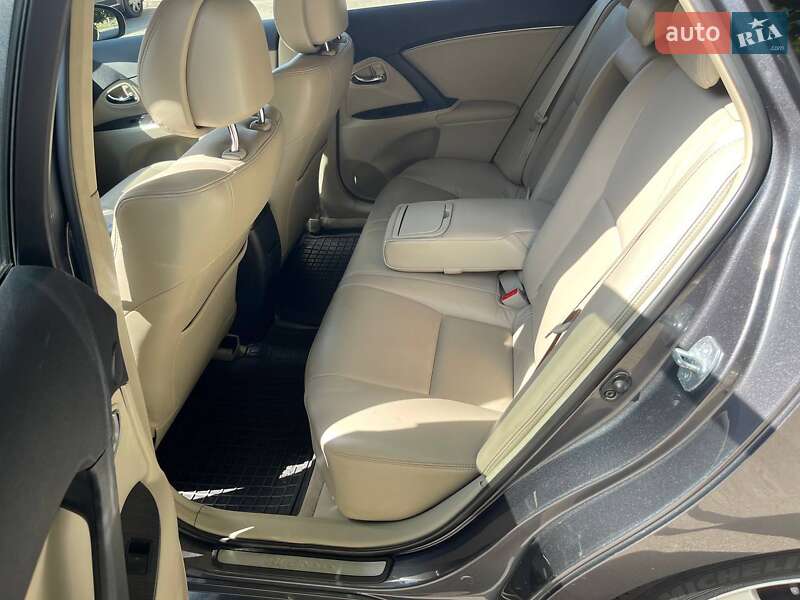 Универсал Toyota Avensis 2008 в Чернигове