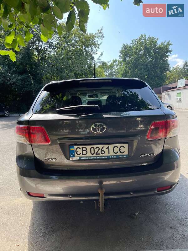 Универсал Toyota Avensis 2008 в Чернигове