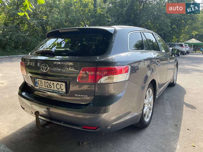 Универсал Toyota Avensis 2008 в Чернигове