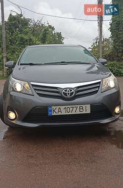 Седан Toyota Avensis 2014 в Коростене