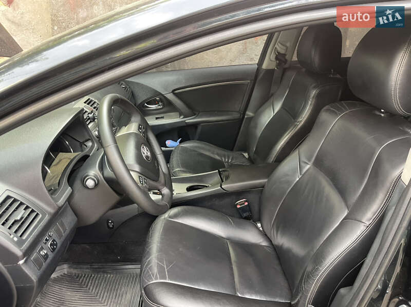 Седан Toyota Avensis 2011 в Одессе