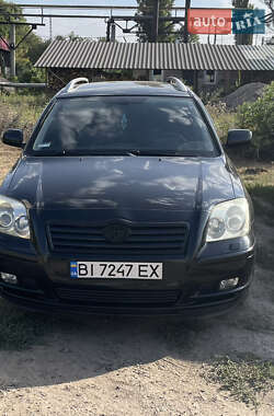 Універсал Toyota Avensis 2004 в Полтаві
