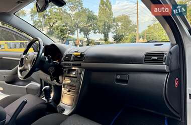 Седан Toyota Avensis 2008 в 