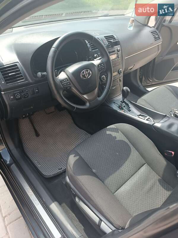 Седан Toyota Avensis 2008 в Бучаче