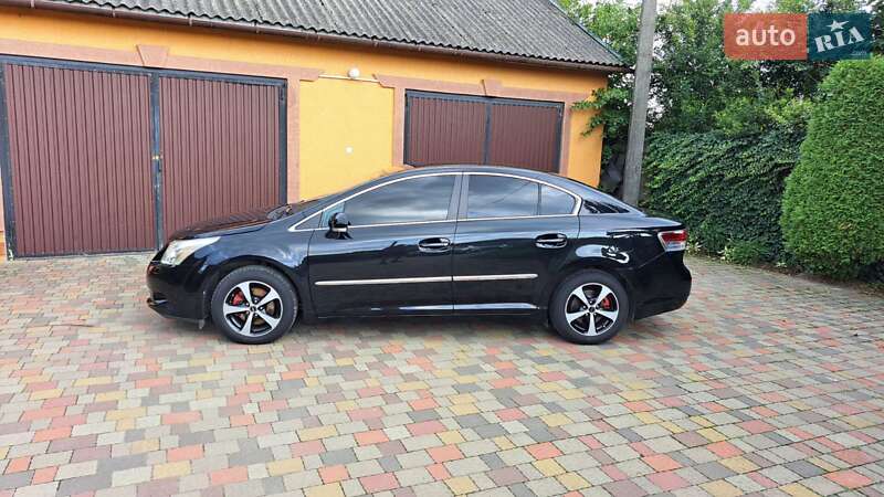Седан Toyota Avensis 2009 в Мукачевому