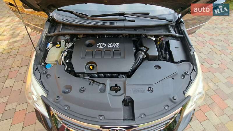 Седан Toyota Avensis 2009 в Мукачевому