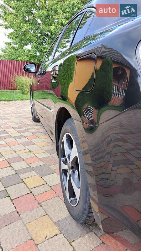 Седан Toyota Avensis 2009 в Мукачевому