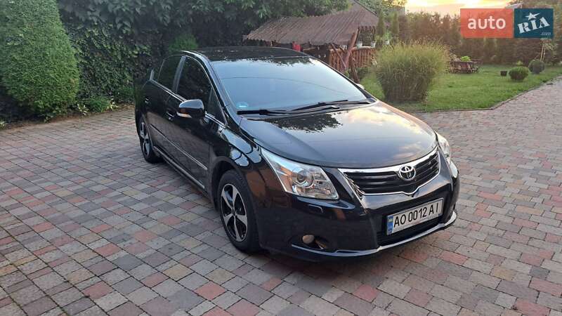 Седан Toyota Avensis 2009 в Мукачевому