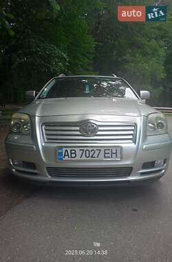 Универсал Toyota Avensis 2004 в Ильинцах