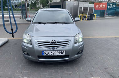 Седан Toyota Avensis 2008 в Киеве