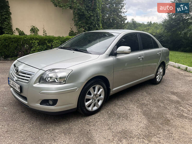 Седан Toyota Avensis 2008 в Трускавце