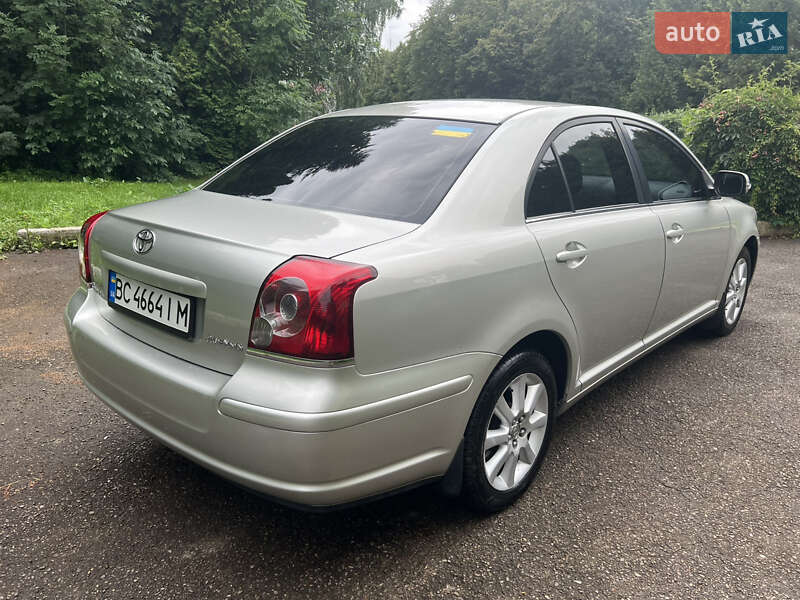 Седан Toyota Avensis 2008 в Трускавце