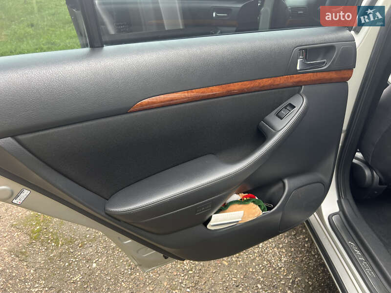 Седан Toyota Avensis 2008 в Трускавце