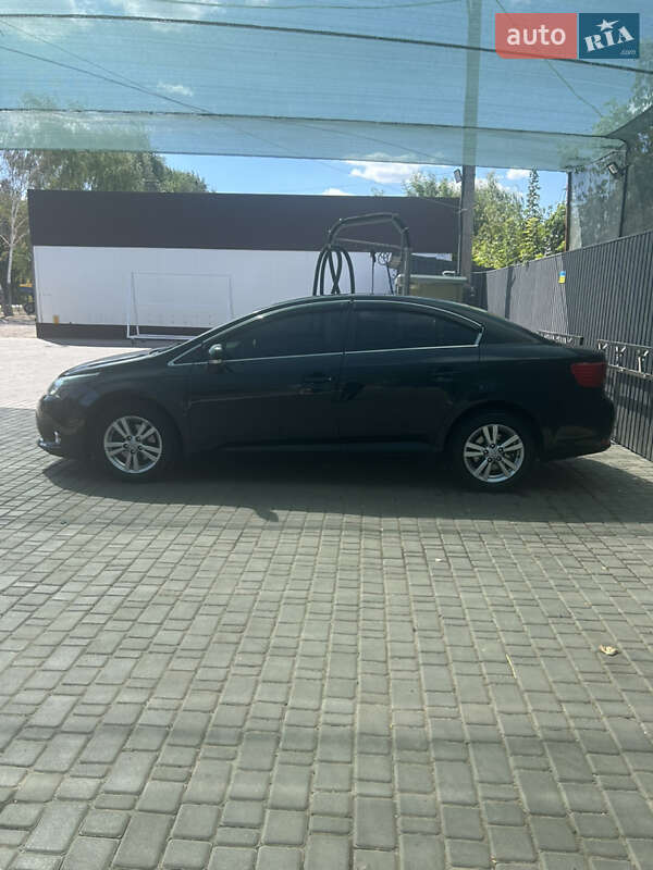 Седан Toyota Avensis 2012 в Первомайске