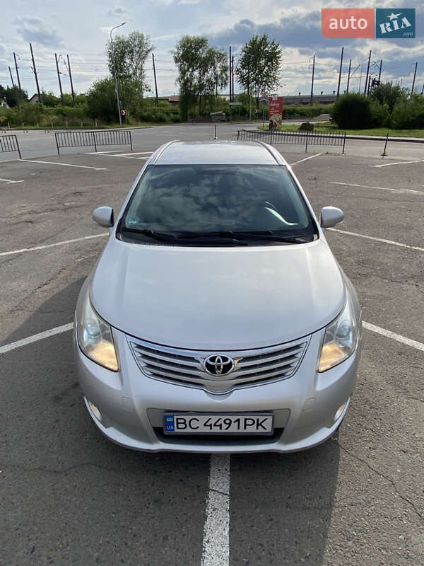 Универсал Toyota Avensis 2010 в Львове