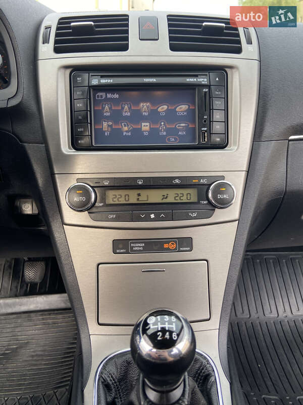 Универсал Toyota Avensis 2010 в Львове