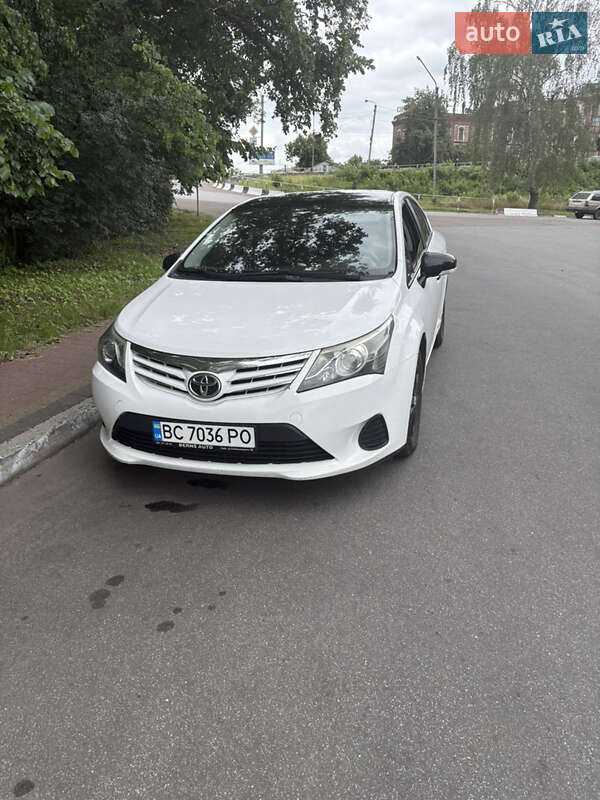 Toyota Avensis 2012