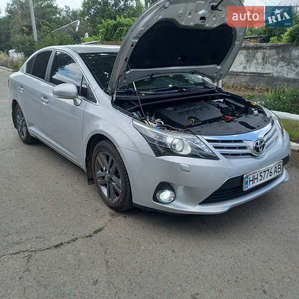 Toyota Avensis 2012