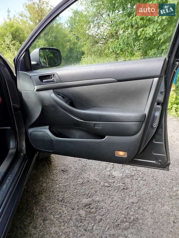 Універсал Toyota Avensis 2007 в Кореці