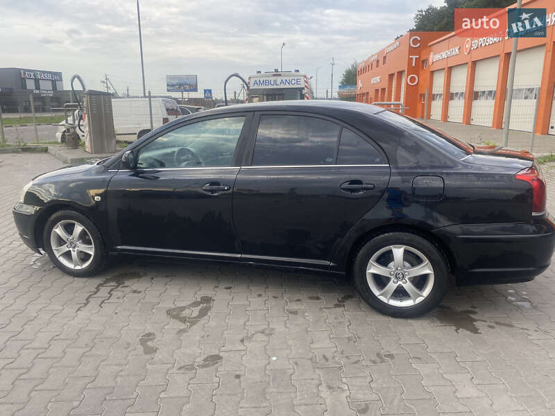Седан Toyota Avensis 2005 в Луцке