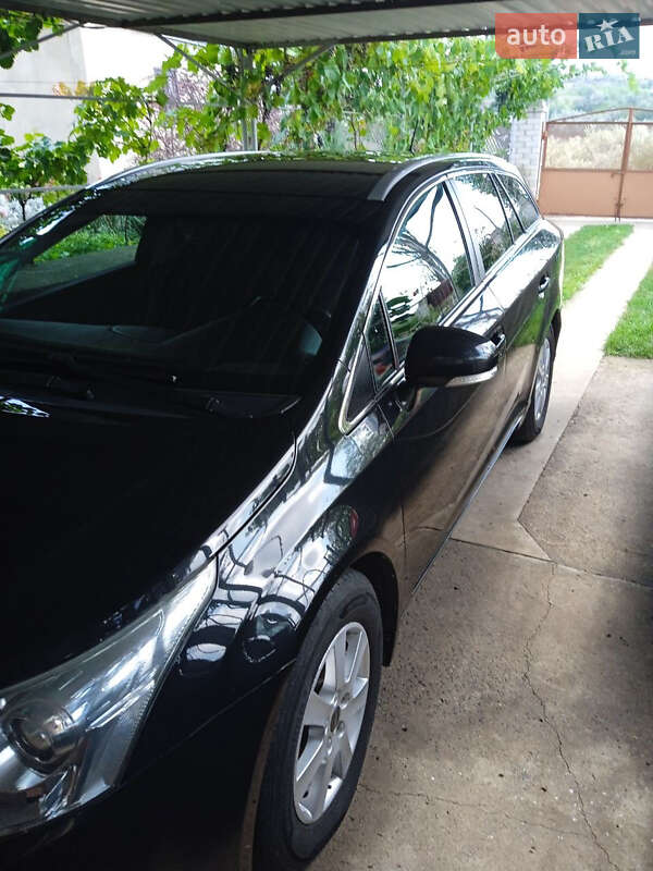 Универсал Toyota Avensis 2009 в Червонознаменке