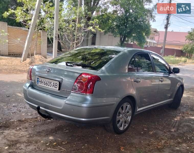 Лифтбек Toyota Avensis 2007 в Измаиле