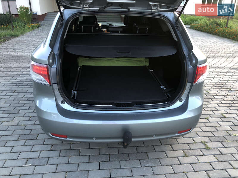 Универсал Toyota Avensis 2008 в Луцке