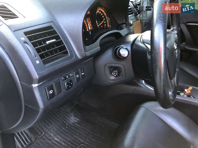 Универсал Toyota Avensis 2008 в Луцке