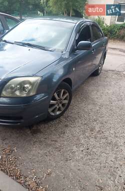 Седан Toyota Avensis 2003 в Львове