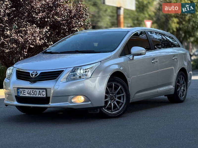 Toyota Avensis 2011