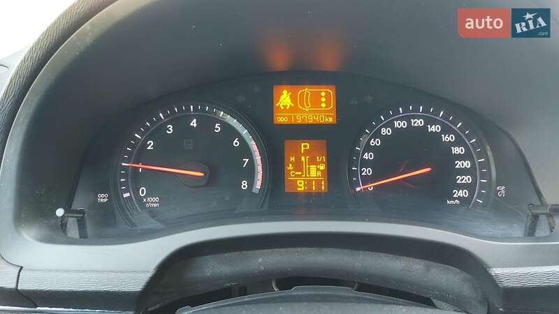 Седан Toyota Avensis 2012 в Львове