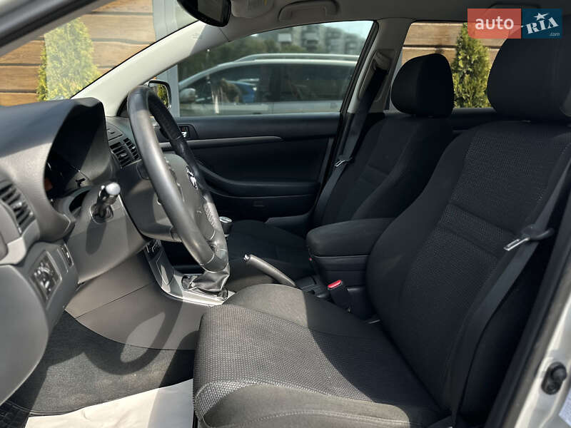 Универсал Toyota Avensis 2008 в Шептицькому