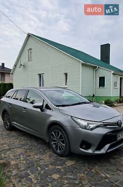 Универсал Toyota Avensis 2015 в Ровно