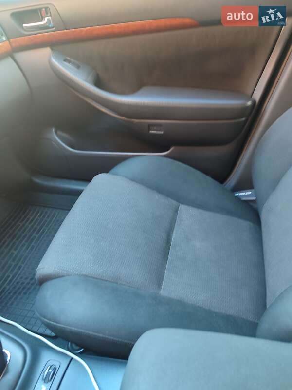 Седан Toyota Avensis 2007 в Киеве