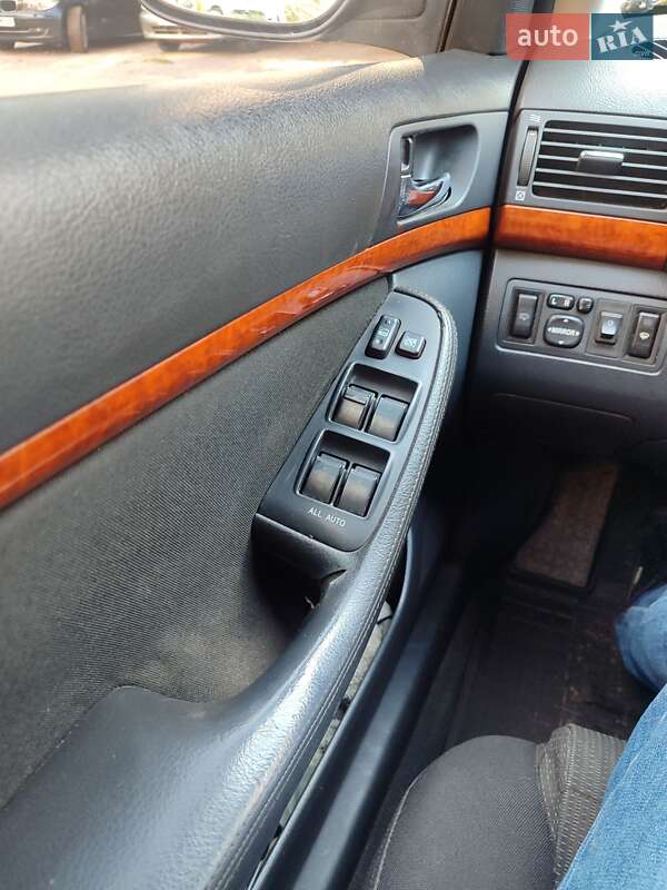 Седан Toyota Avensis 2007 в Киеве