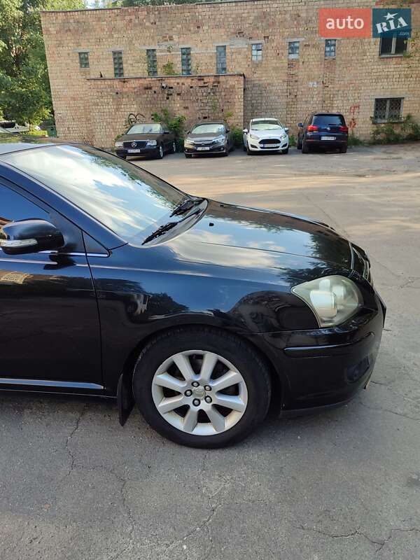 Седан Toyota Avensis 2007 в Киеве