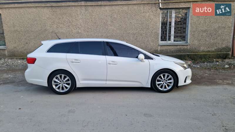 Универсал Toyota Avensis 2013 в Тернополе