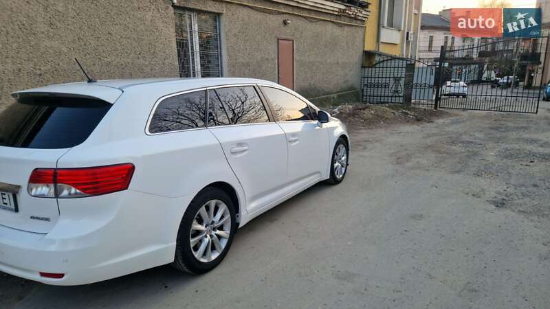 Универсал Toyota Avensis 2013 в Тернополе