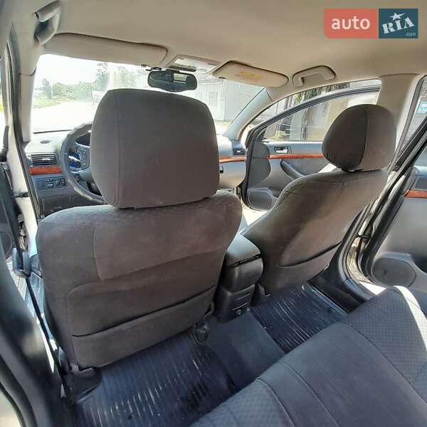 Седан Toyota Avensis 2003 в Києві