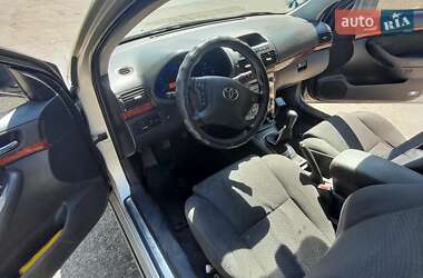 Седан Toyota Avensis 2003 в  фото 10 Седан Toyota Avensis 2003 в