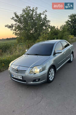Седан Toyota Avensis 2008 в Ровно