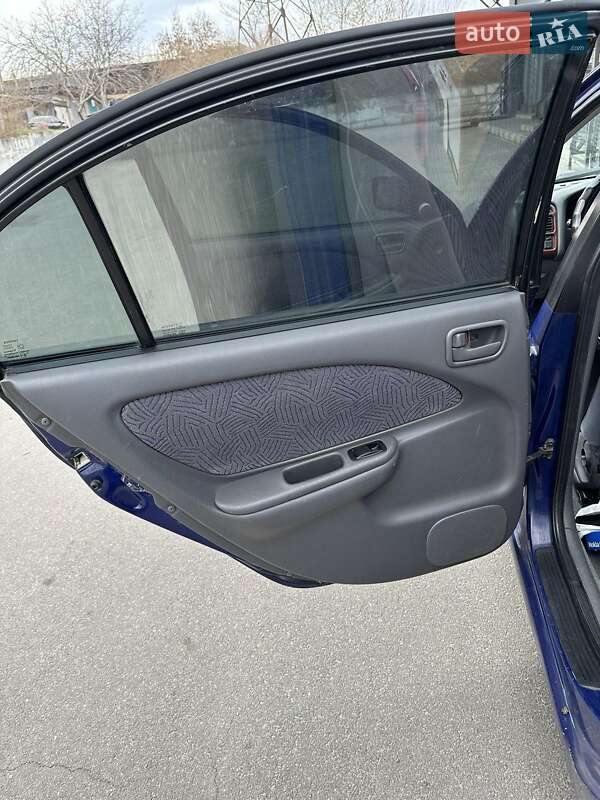 Седан Toyota Avensis 1997 в Запорожье