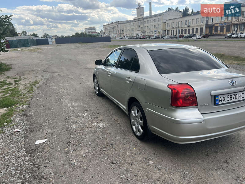 Седан Toyota Avensis 2003 в Харкові
