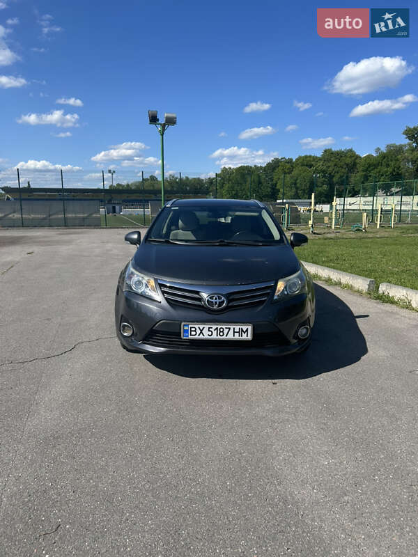 Універсал Toyota Avensis 2014 в Олександрії