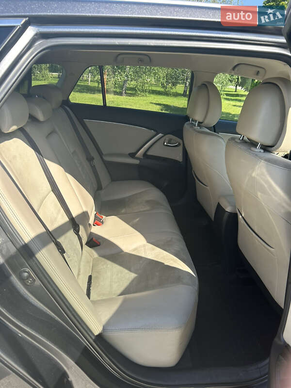 Універсал Toyota Avensis 2014 в Олександрії