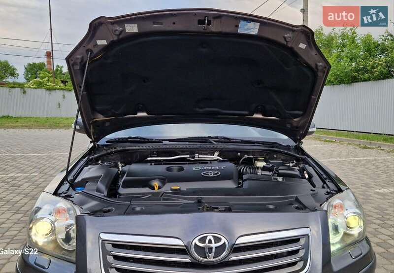 Универсал Toyota Avensis 2006 в Ивано-Франковске