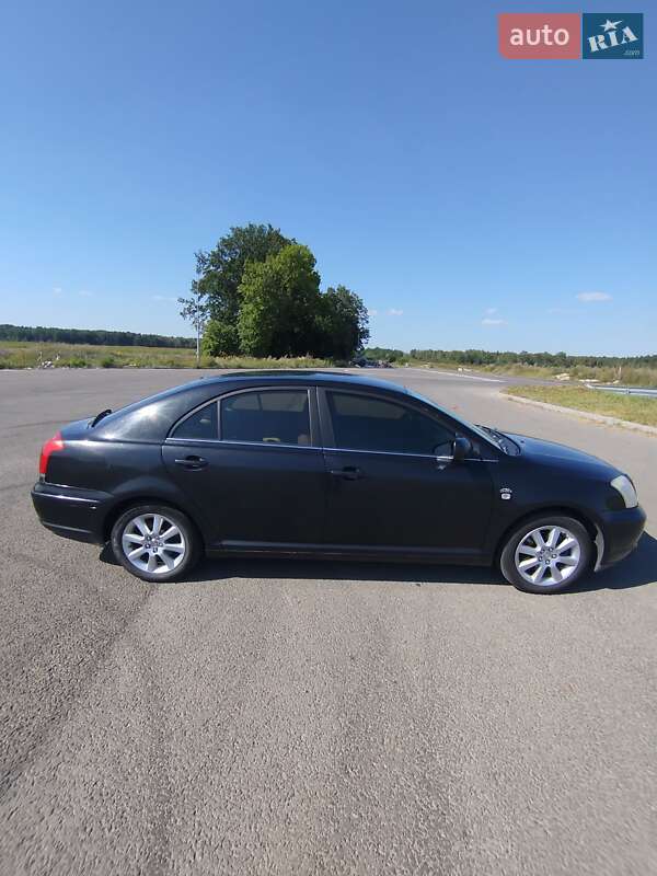 Лифтбек Toyota Avensis 2003 в Ковеле